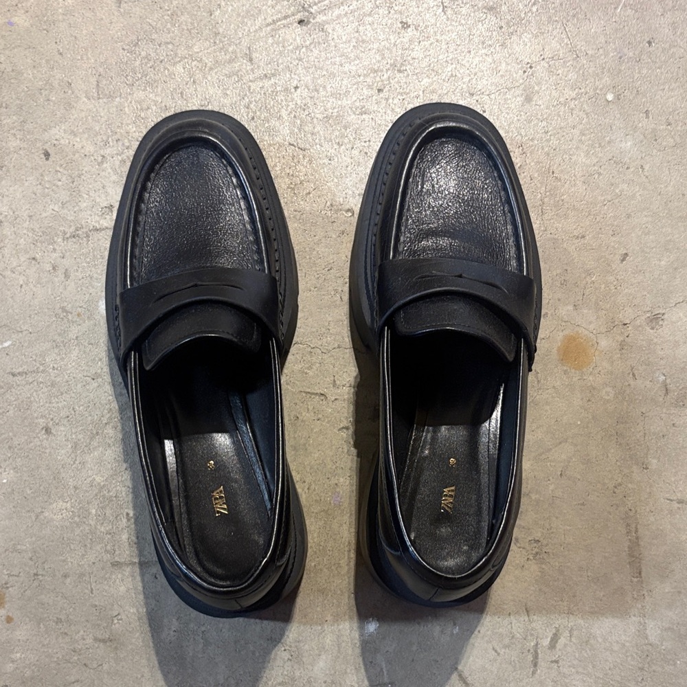 Zara Womens Black Leather Slip-On Loafers